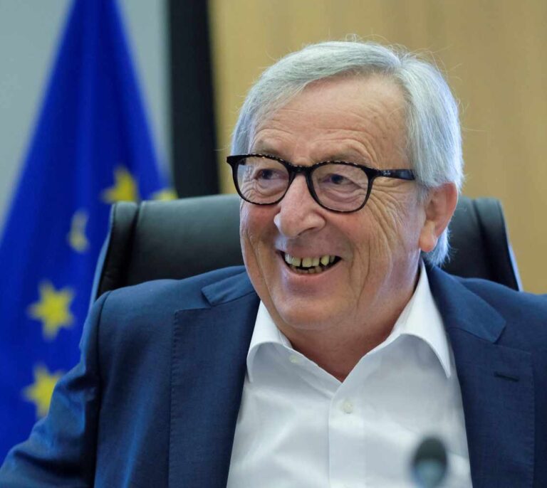 Bruselas rechaza tramitar una iniciativa de la ANC y Puigdemont para sancionar a España