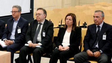 El Supremo absuelve a dos ex directivos de la CAM y rebaja las penas a otros dos