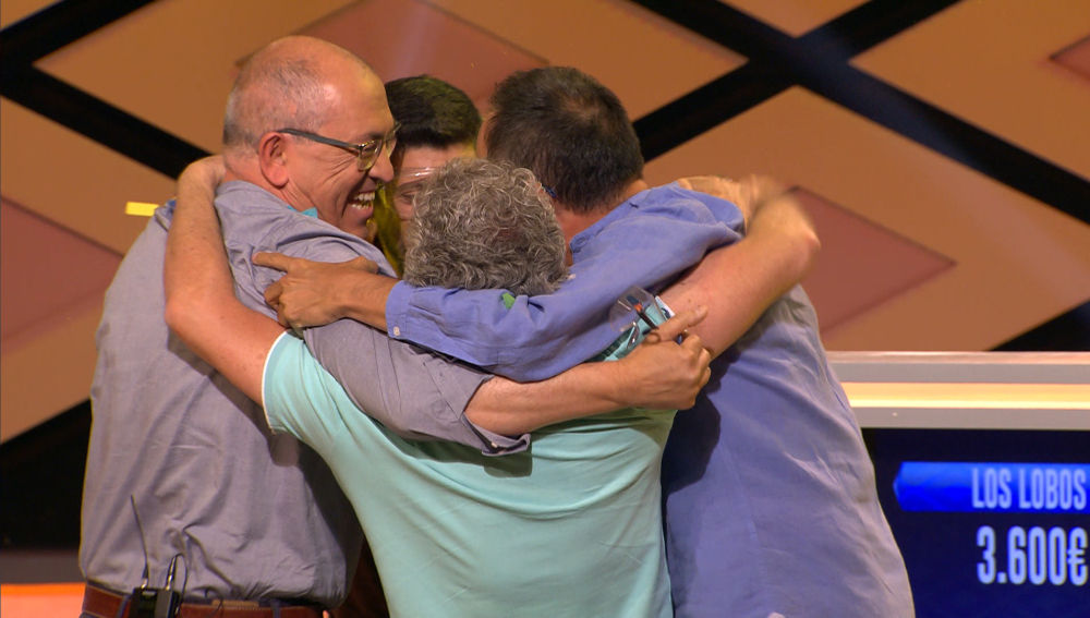 'Los Lobos' celebran su histórica victoria en Boom, donde se han llevado un bote de casi 6,7 millones de euros.