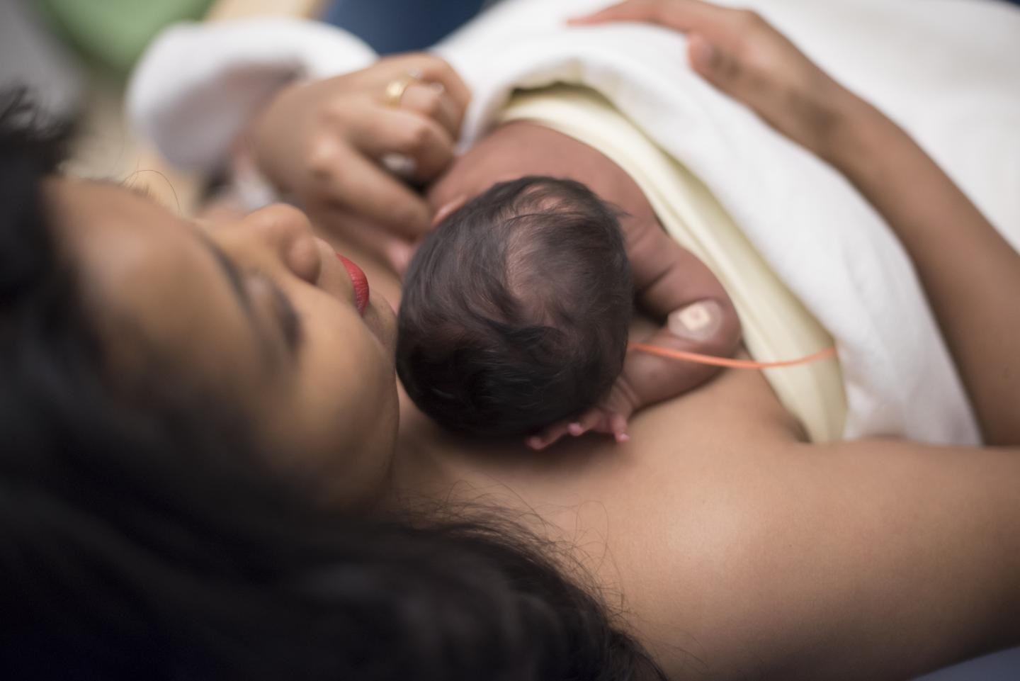 La tasa de natalidad de las mujeres extranjeras está en mínimos.