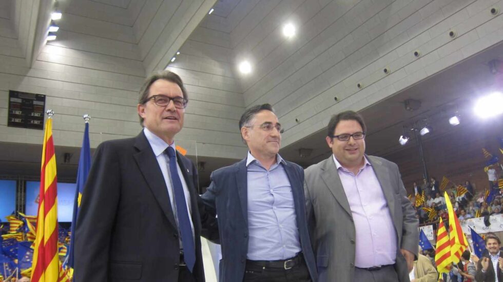 De izquierda a derecha, Artur Mas, Ramon Tremosa y Francesc Gambús en un acto en mayo de 2014.