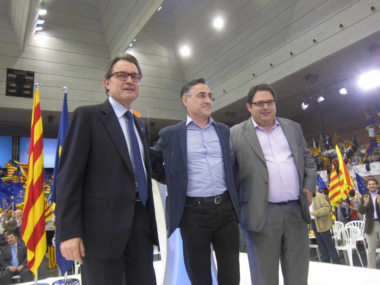 De izquierda a derecha, Artur Mas, Ramon Tremosa y Francesc Gambús en un acto en mayo de 2014.