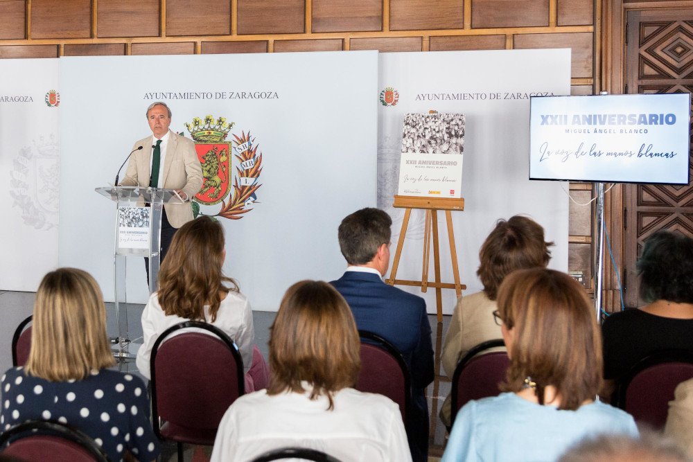 Acto de homenaje a Miguel Ángel Blanco en el Ayuntamiento de Zaragoza.