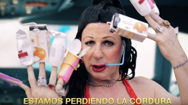 Los Morancos critican el uso indiscriminado del plástico parodiando de nuevo a Rosalía