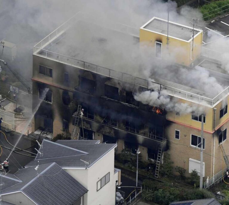 Un incendio intencionado deja al menos 22 muertos en un estudio de anime en Tokio