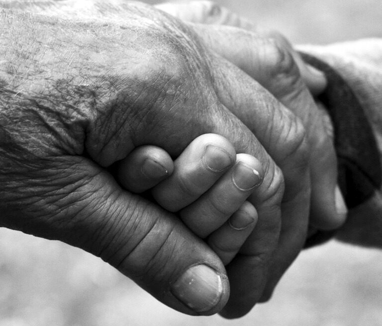 Una pareja de ancianos fallece el mismo día después de 71 años de matrimonio