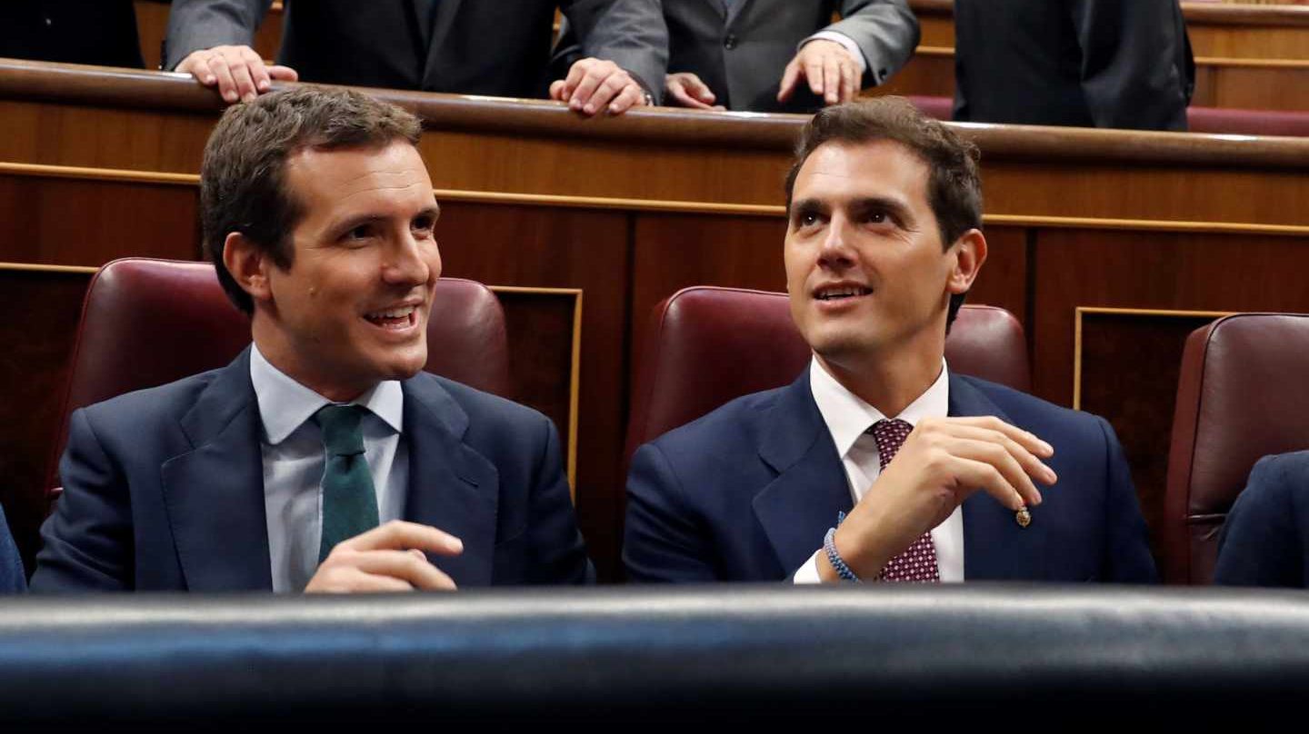 Pablo Casado y Albert Rivera, juntos en el Congreso de los Diputados.