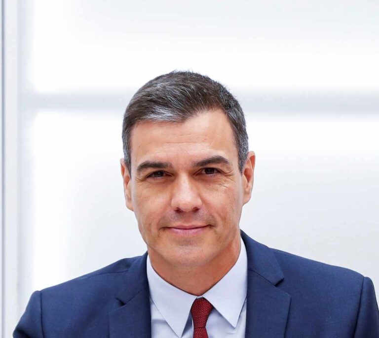 Pedro Sánchez cuenta por fin la verdad pero se pilla los dedos