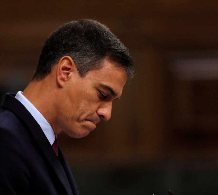 Las anécdotas que emocionaron a Sánchez: de 'Carlos el dramaturgo' al jubilado de la escuela nocturna