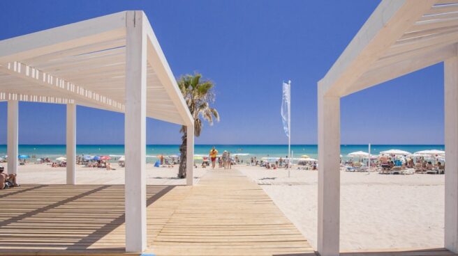 Descubre las playas más largas de España para estirar cómodamente tu toalla