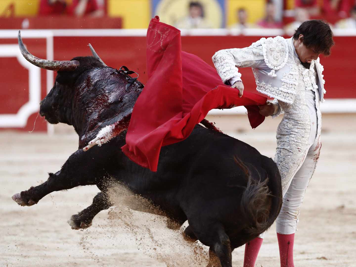 Roca Rey, en un lance en Pamplona.