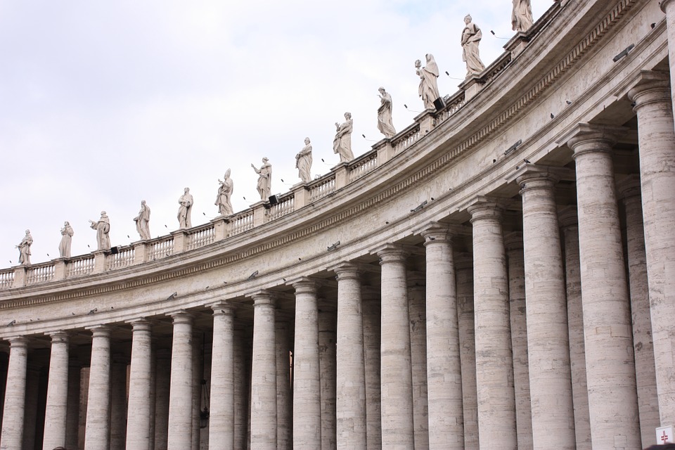 El Vaticano y un bastardo que sólo busca a su madre