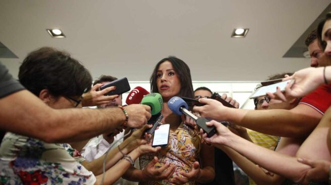 La vicealcaldesa de Madrid Begoña Villacís responde a los medios este lunes 1 de julio.