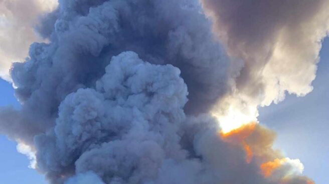 Erupción del volcán Stromboli, en Italia. El volcán Stromboli ha entrado en erupción este miércoles en Italia, provocando al menos un muerto.