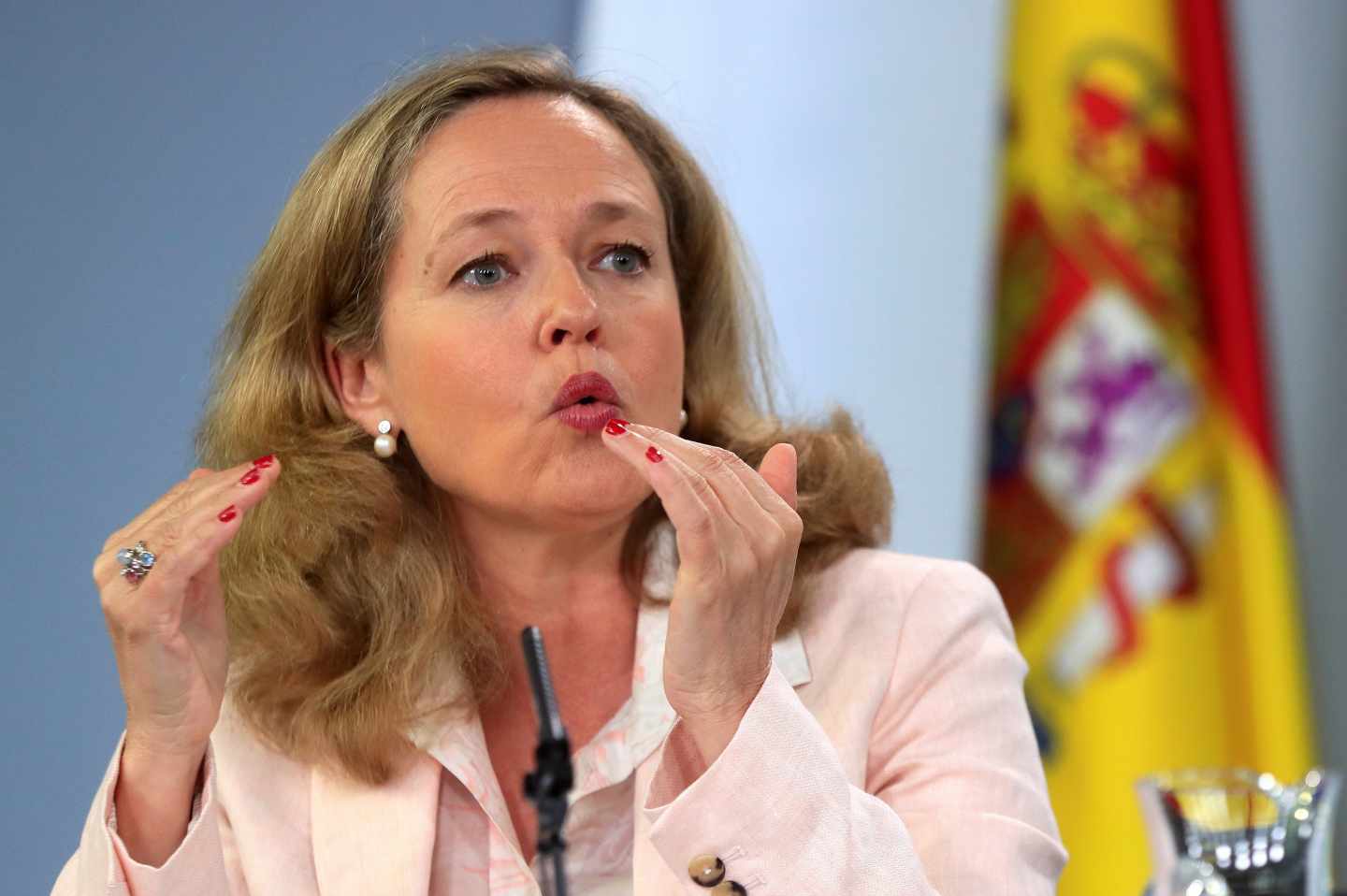 Los inversores extranjeros aprovechan el tirón de la deuda española y acaparan ya 450.000 millones.