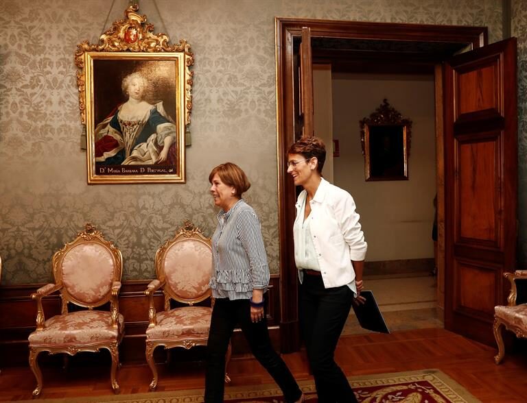 Chivite, presidenta al son de Benito Lertxundi y 'bendecida' por Urkullu