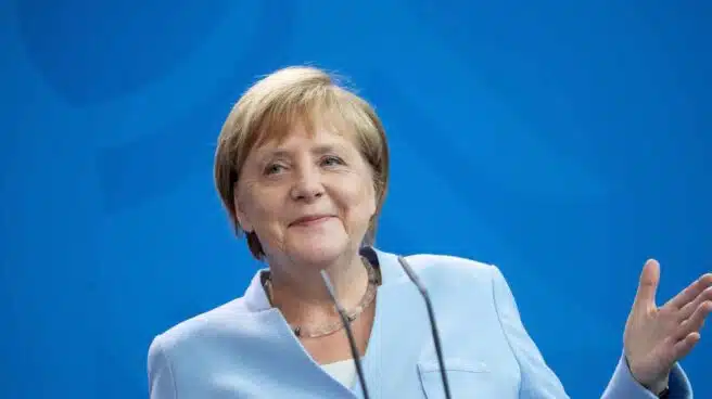 La canciller Angela Merkel, galardonada con el Premio Europeo Carlos V
