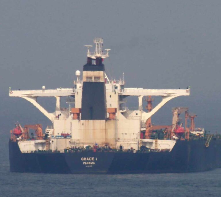 Gibraltar libera al petrolero iraní retenido por transportar crudo a Siria