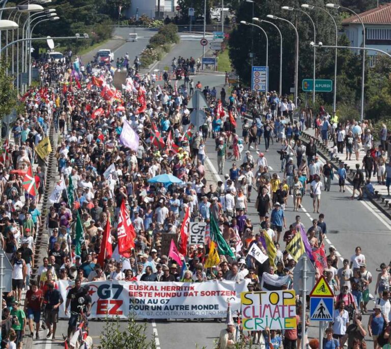 Podemos y Bildu pinchan en el G-7 con una manifestación descafeinada y sin repercusión