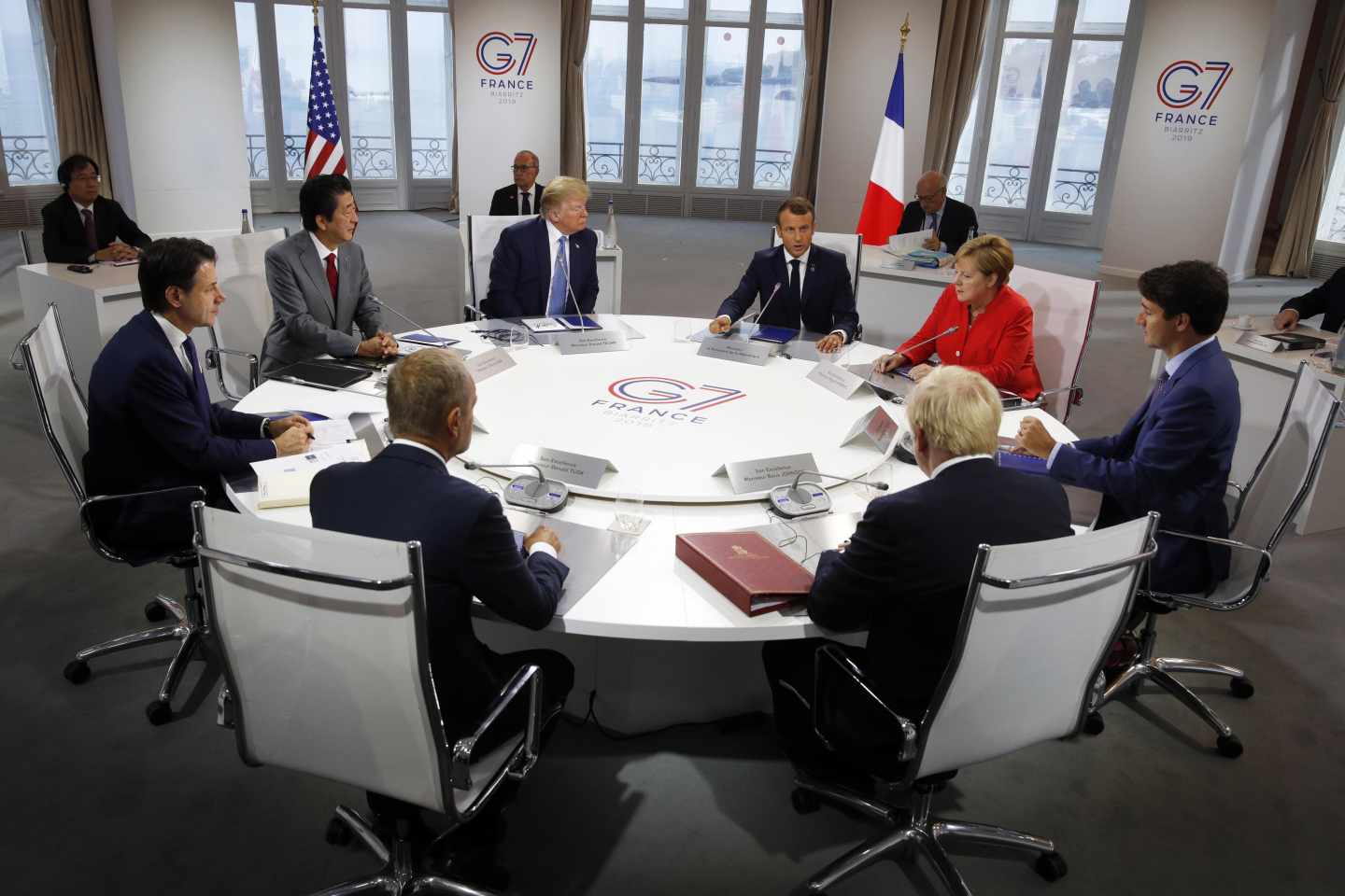 Mesa redonda con los líderes del G-7.
