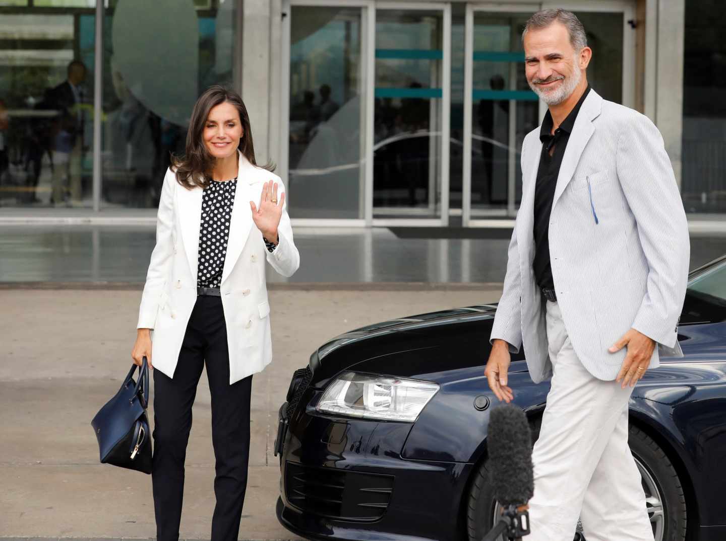 El rey Felipe VI y la reina Letizia, a su llegada este domingo al Hospital Clínico Quirón de Pozuelo de Alarcón