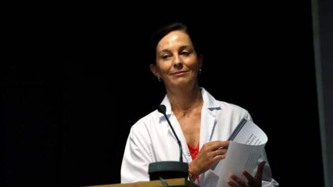 La gerente territorial del grupo de hospitales Quirón en Madrid, la doctora Lucía Alonso, durante la rueda de prensa que ha ofrecido este martes en el Hospital Clínico Quirón de Pozuelo de Alarcón