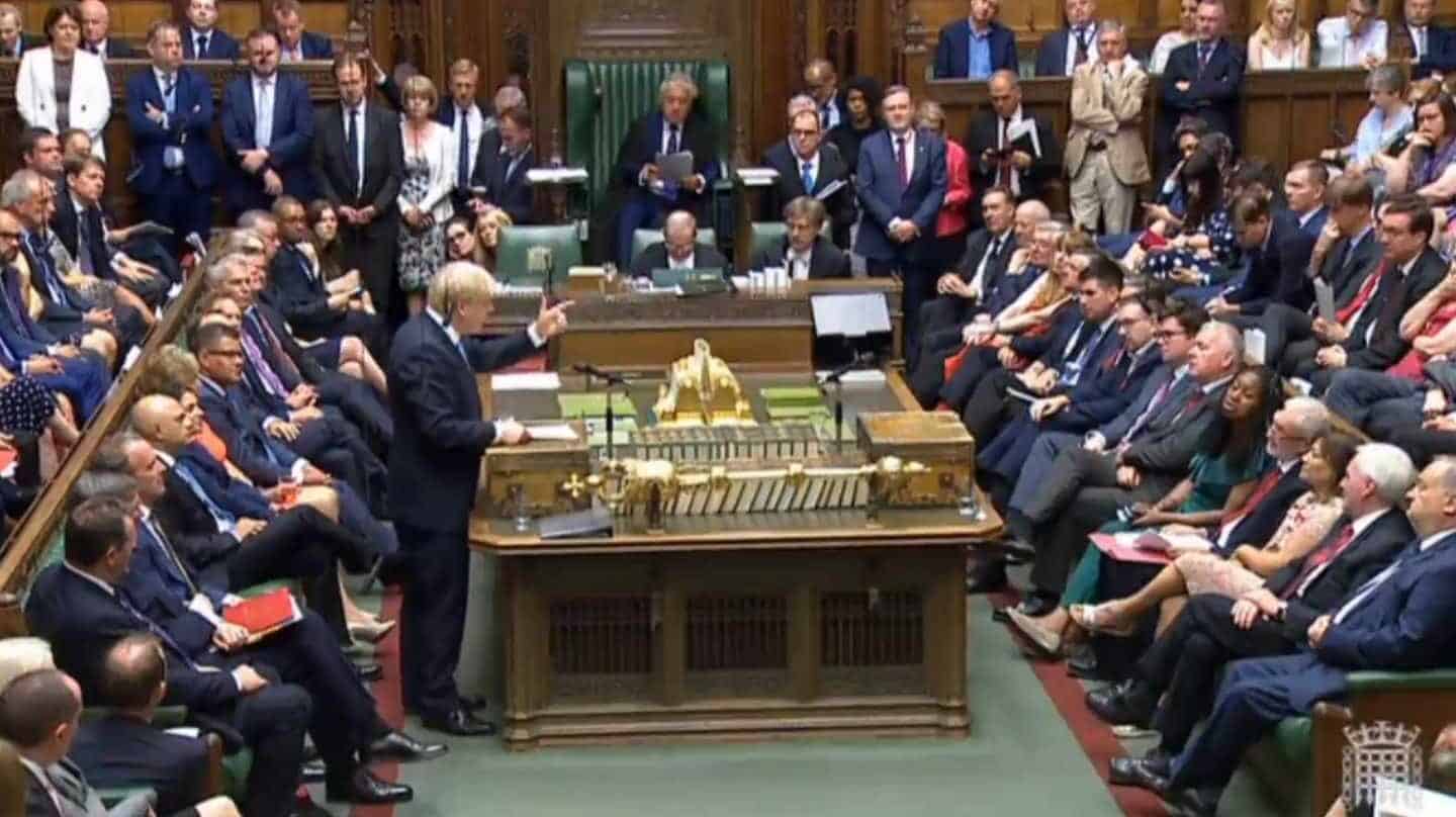 Boris Johnson interviene en el Parlamento.