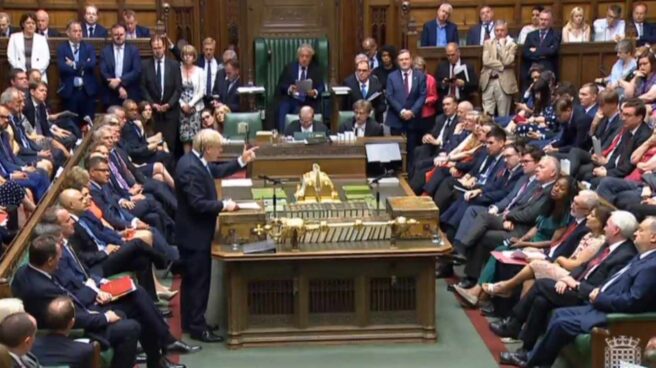 Boris Johnson interviene en el Parlamento.