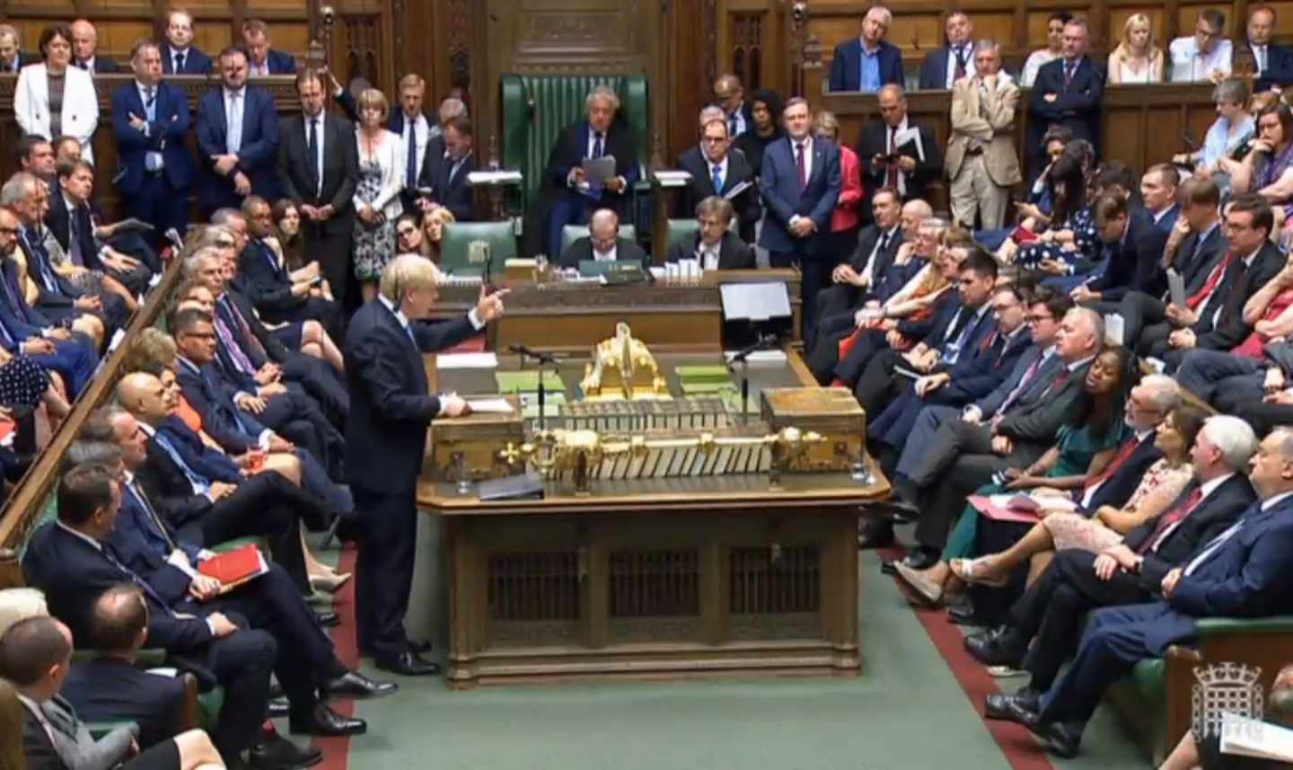 Boris Johnson interviene en el Parlamento.