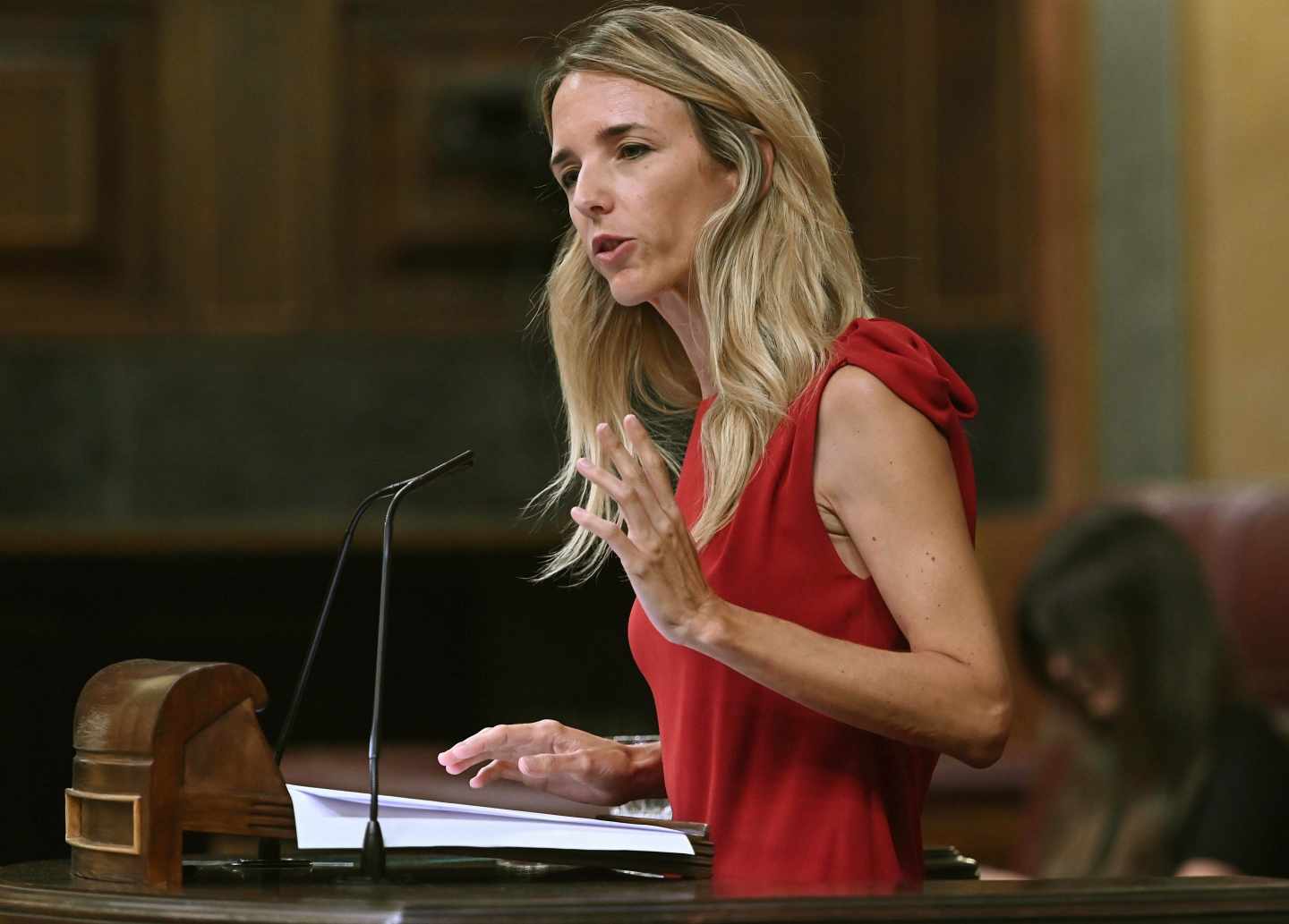 Los ataques de Álvarez de Toledo a Carmen Calvo durante su estreno en el Congreso