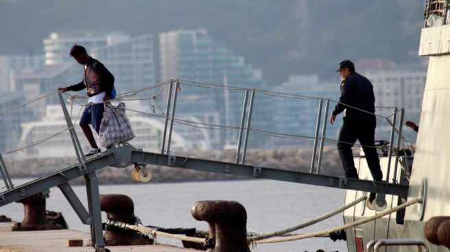 Uno de los migrantes del Open Arms, en San Roque.