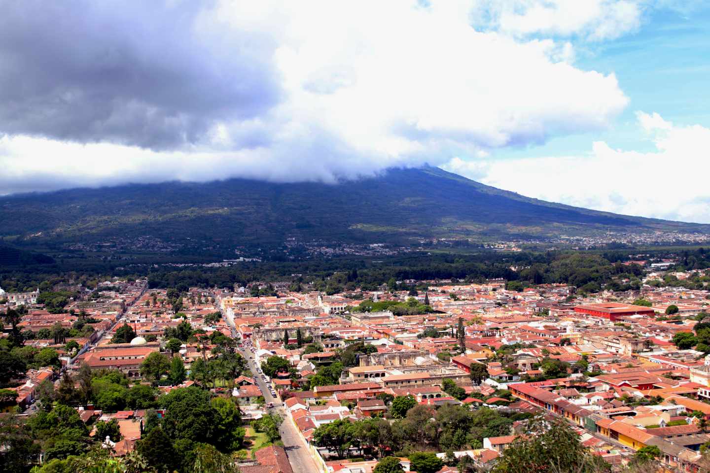 Vista de Antigua desde el Cerro de la Cruz