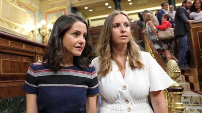 Inés Arrimadas y Melisa Rodríguez llegan al pleno del Open Arms.