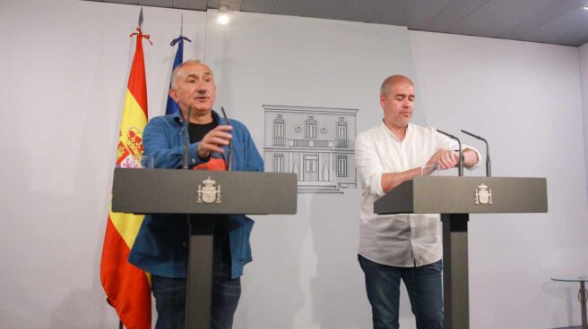 Los líderes de CCOO y UGT, Pepe Álvarez y Unai Sordo, en el Palacio de La Moncloa.