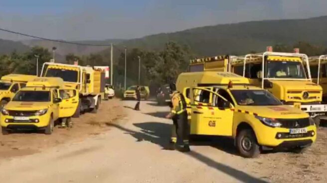 Incendio de Segovia: los bomberos evitan que el fuego llegue a Madrid