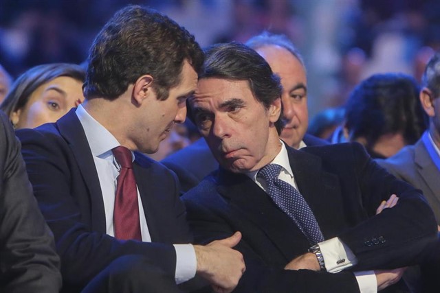 El líder del PP, Pablo Casado y el ex presidente del Gobierno José María Aznar