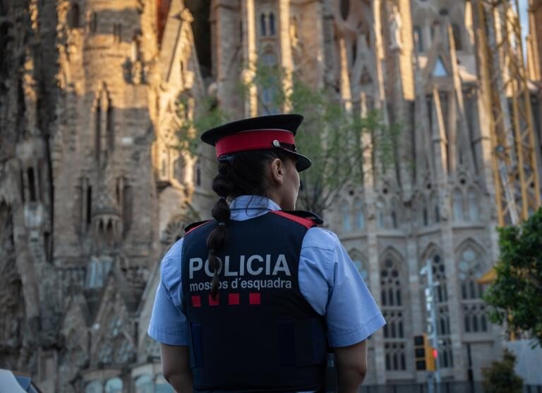 Estados Unidos pide a sus ciudadanos que no luzcan joyas ni relojes caros en Barcelona