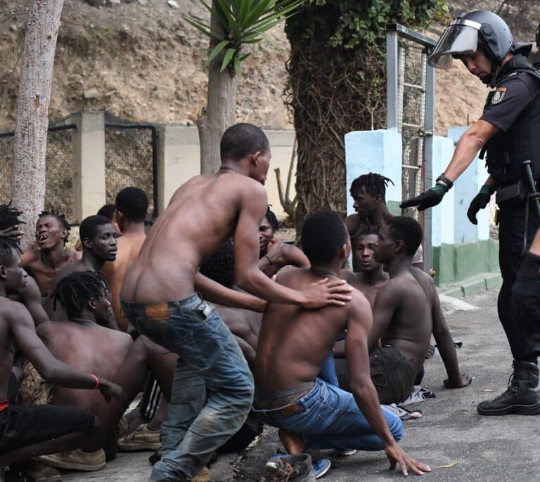 Asalto masivo de inmigrantes en Ceuta