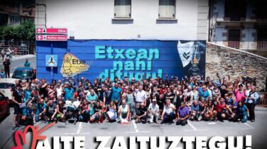 Brindis por los presos de ETA en las fiestas de Etxarri Aranatz: "Os queremos"