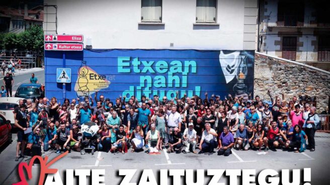 Brindis por los presos de ETA en las fiestas de Etxarri Aranatz: "Os queremos"