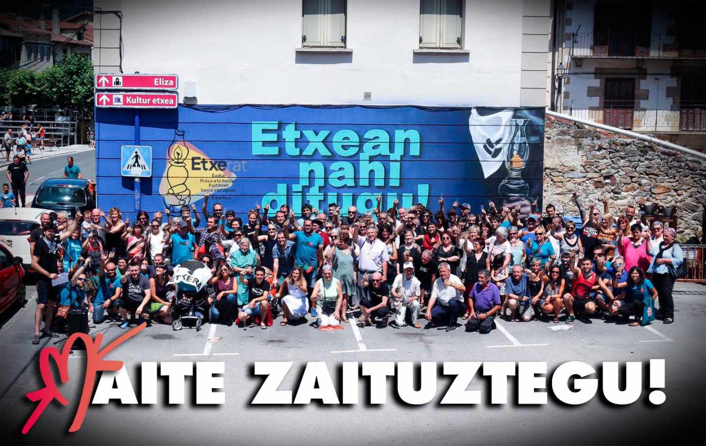 Brindis por los presos de ETA en las fiestas de Etxarri Aranatz: "Os queremos"