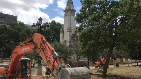 Paralizan las obras de la calle Bailén de Madrid por la aparición de restos de la época de Felipe II