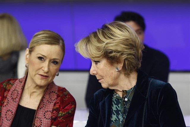 Las ex presidentas de la Comunidad de Madrid, Cristina Cifuentes y Esperanza Aguirre