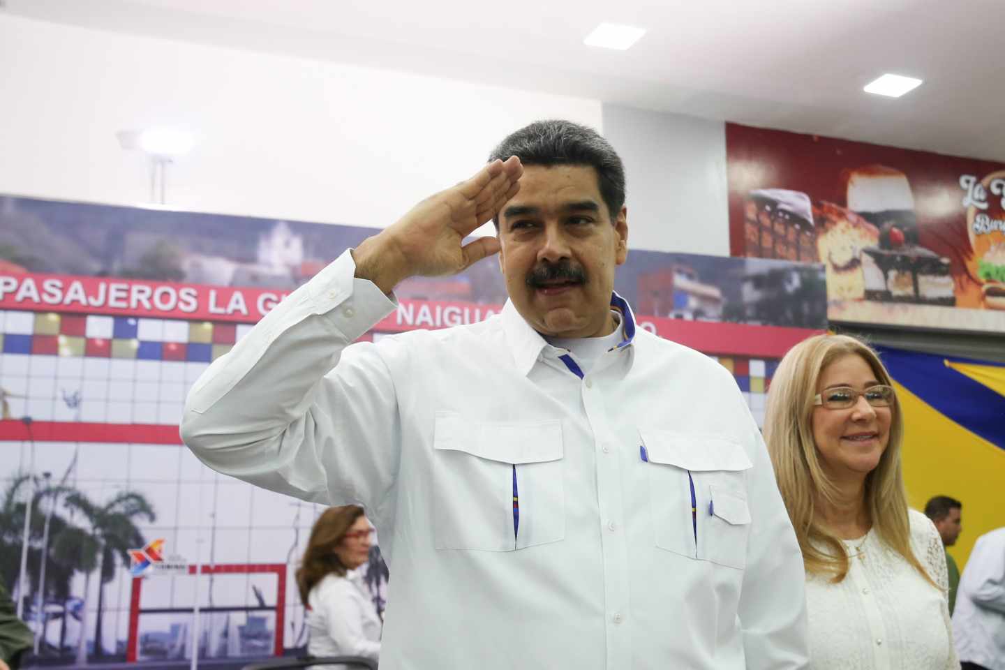Nicolás Maduro, líder chavista, y su esposa, Cilia Flores, en La Guaira.