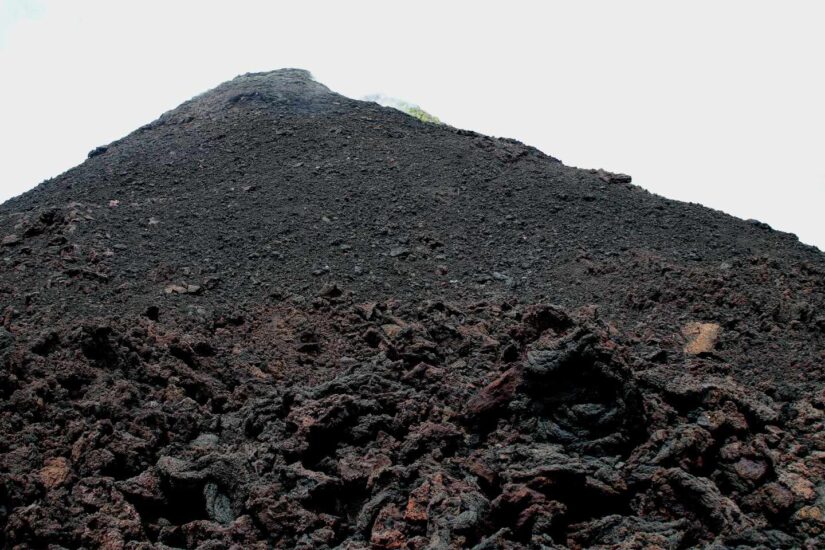 Vista del cráter del volcán Pacaya