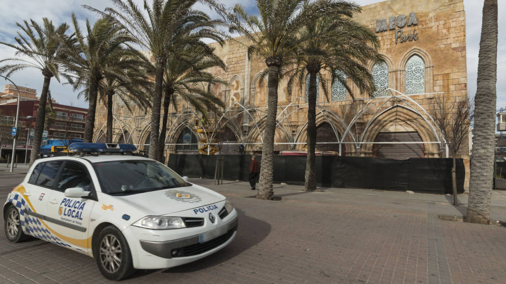 Detenido un turista alemán por intentar ahogar en el mar a un policía en Palma