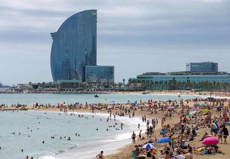 Buceadores de la Armada llegan a Barcelona para detonar el proyectil de la Guerra Civil