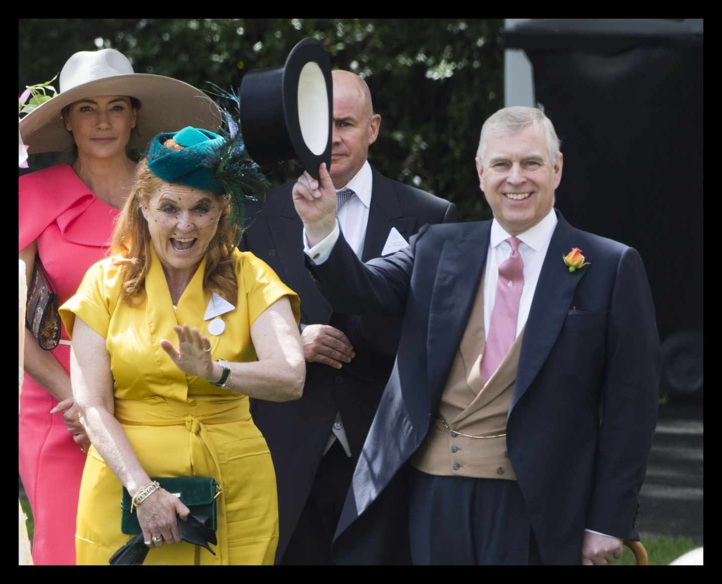 El príncipe Andrés y su ex esposa Sarah Ferguson, en las carreras de Ascot.