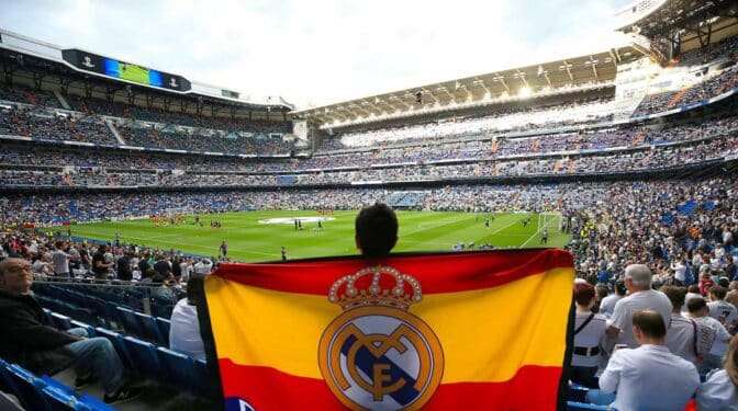 Perfil del catalán del Real Madrid: hombre, de mediana edad y constitucionalista