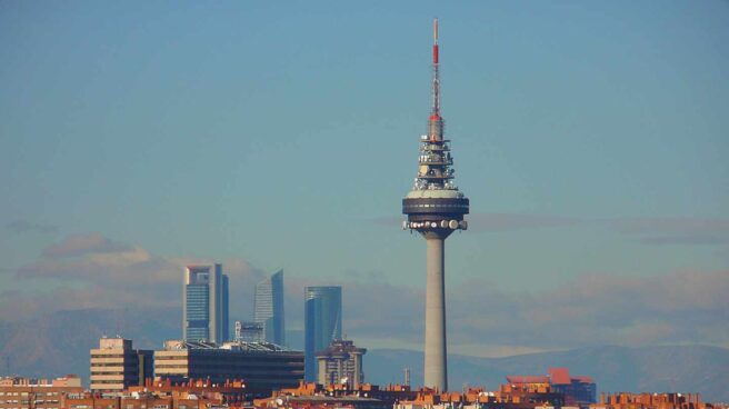 Inmediaciones de la sede de RTVE con Torrespaña, conocida popularmente como `El Pirulí´